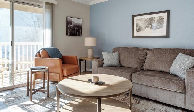 Landing | Chic 2BD, Gym, Pool