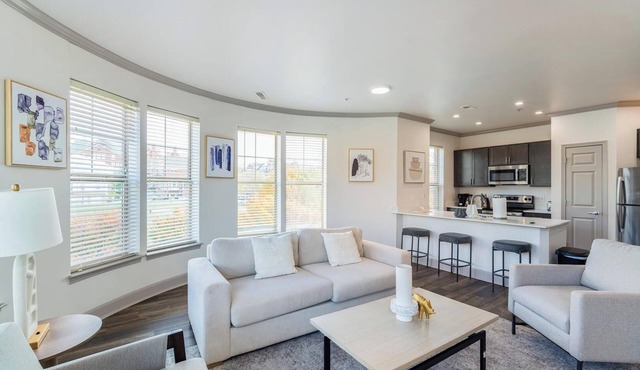 Landing | Chic 2BD, Pool, Gym