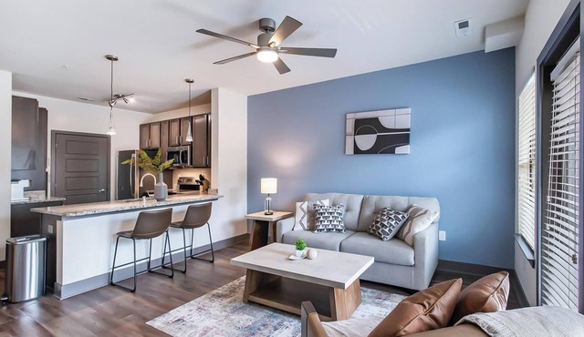 Landing | Modern 1BD, Gym, Clubhouse