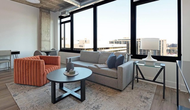 Landing | Modern 1BD, Gym, Game Room