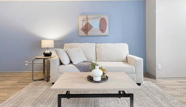 Landing | Modern 2BD, Clubhouse, Pool