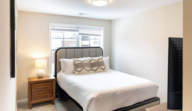 Landing | Modern 2BD, Game Room, Gym