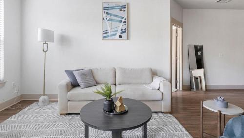 Landing - Modern Apartment with Amazing Amenities (ID1218X453)