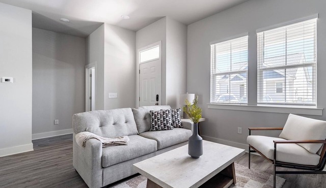 Landing | Spectacular 2BD, Gym