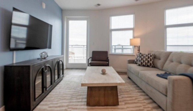 Landing | Spectacular 2BD, Gym, Clubhouse