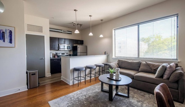 Landing | Stunning 1BD, Courtyard, Gym
