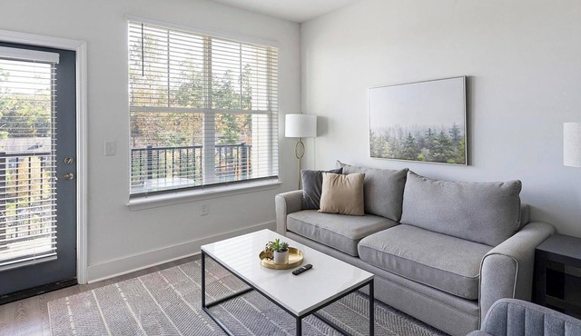 Landing | Stunning 2BD, Pool, Gym