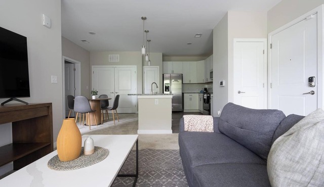 Landing | Stylish 1BD, Pool, Game Room