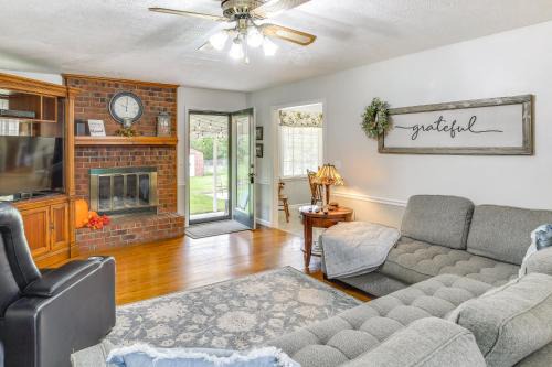 Large Yard & Basketball Hoop: Murfreesboro Home! in Murfreesboro