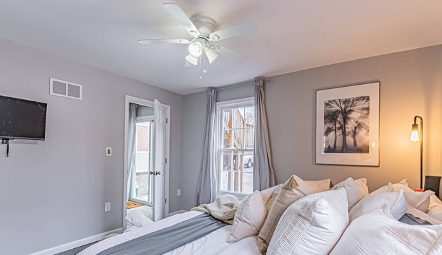 Legendary BnB (sleeps 8) in Plainfield