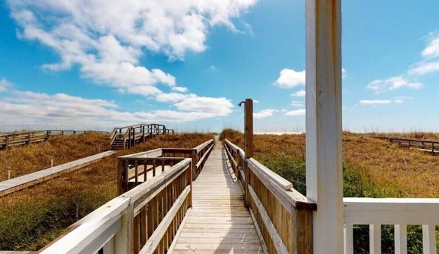 Lewis Cottage- Oceanfront 3 bedroom vacation rental with a private walkway to the beach.