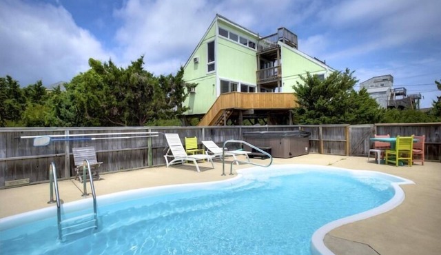 License to Chill! 3 Bedroom Semi-Oceanfront with Pool and Spa. 20% off Sep/Oct!