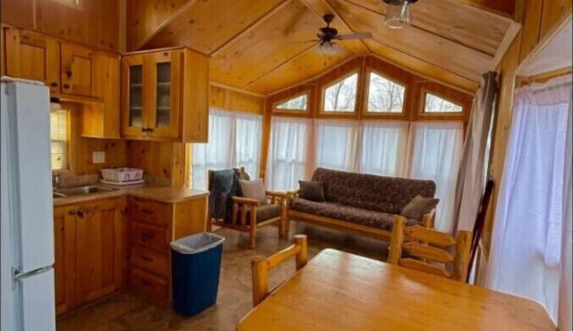 Little Lantern Cabin