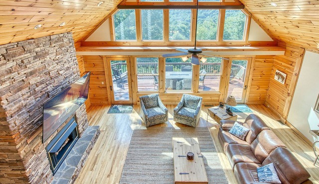 Log Cabin, Amazing View, Hot Tub, Fire Place, Fire Pit, Paved Access, 4 Bedrooms