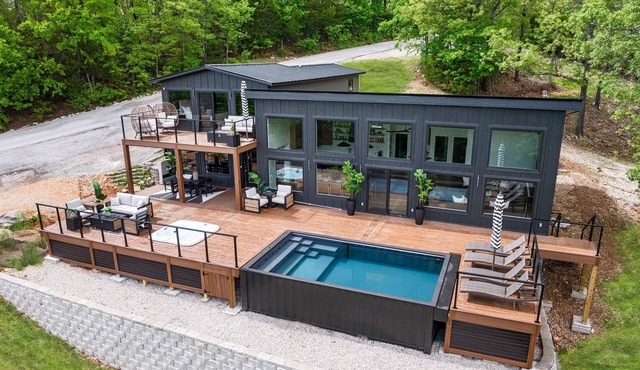 Luxury Home w/Heated Private Pool Amazing Views, Indian Point next to SDC!