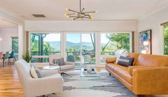 Luxury mountain home with hot tub, theater, pool table & million dollar views