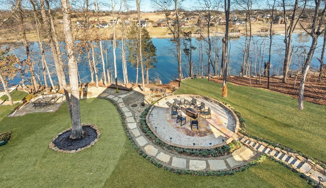 Luxury Smoky Mountain Cabin, River View, Hot tub, Game Room, Firepit, Deck