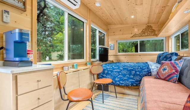 Luxury Tiny Home: Cozy, Modern Luxury Tiny Retreat