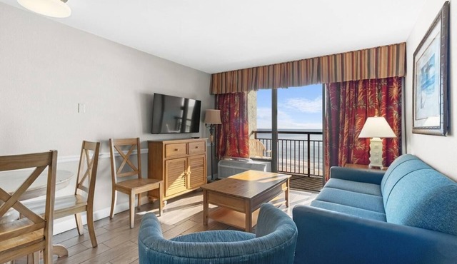 Magnificent Oceanfront Suite: 9th Floor, Breakfast