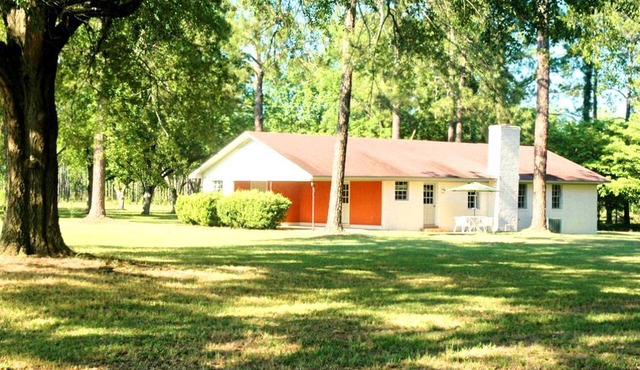 Magnificent Three-Bedroom Cottage Rental near Downtown Bainbridge, Georgia in Bainbridge