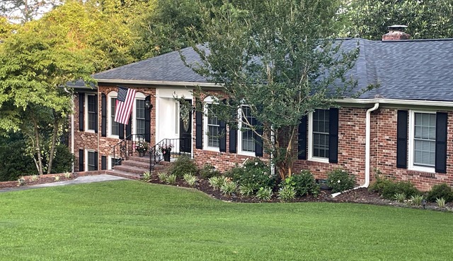 Master’s Week Special! 5 Bedroom 3 Bath located near beautiful downtown Aiken.