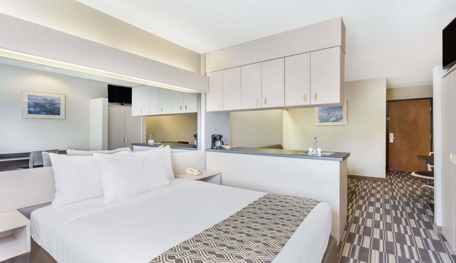 Microtel Inn & Suites by Wyndham Richmond Airport in Sandston