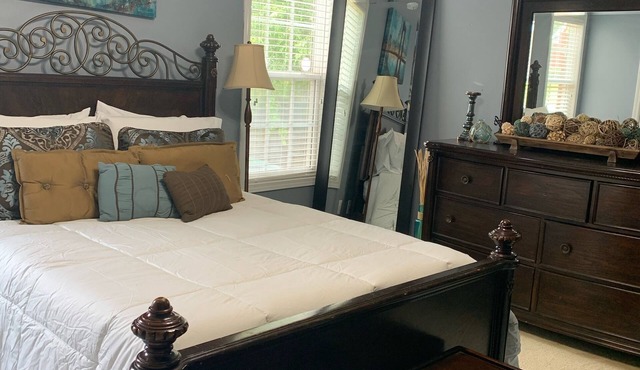 Middle GA Getaway/Retreat Location - 5 bedroom Home in Warner Robins