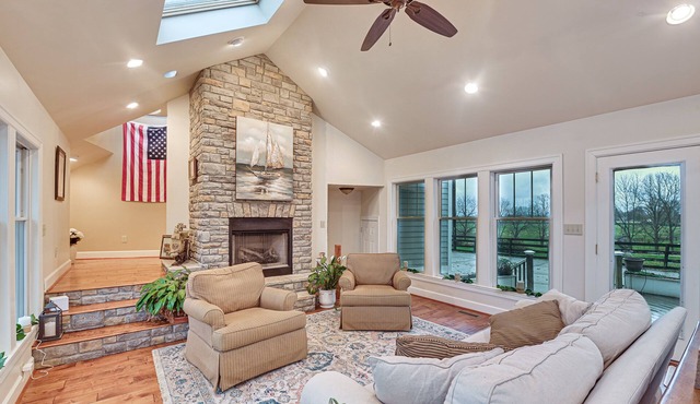 Midway Home on 22 Acres Near Bourbon Trail!