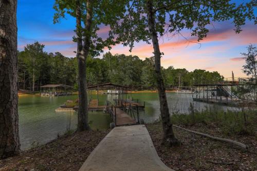 Milltown Cove Escape on Lake Hartwell home