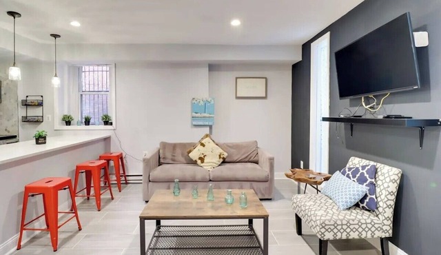 Modern 1BD Apt- Steps to Convention Center & Metro