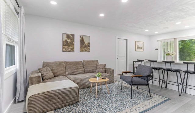Modern 3BR with Game Room, Sleeps 8, Family-Friendly