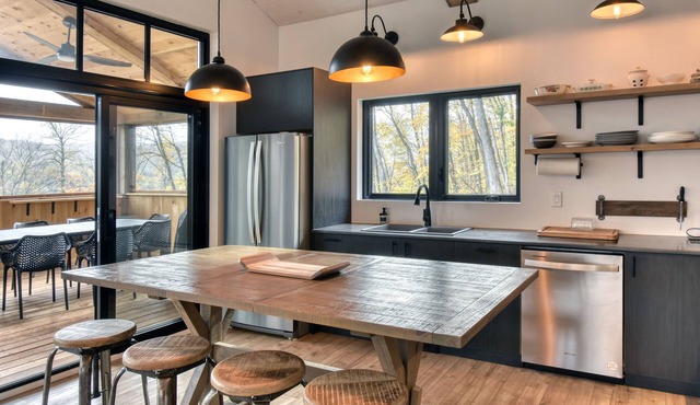 Modern Chalet with Dock & Spa - Cordon 144 in Nominingue