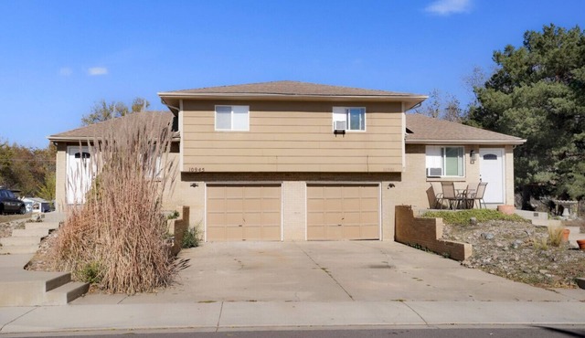 Modern Charmer: Sleeps 10, Near Denver & Mountains in Wheat Ridge