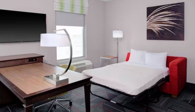 Modern Comforts | Free Breakfast & WiFi | Columbus Scenic Stay | Near Scotio Dow