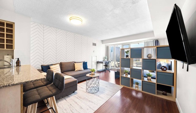 Modern Downtown Studio Steps to Yonge-Dundas in Toronto