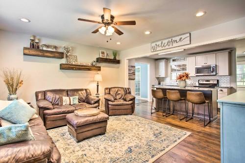 Modern Home w/Yard + Deck, 1 Mi to Clemson U!