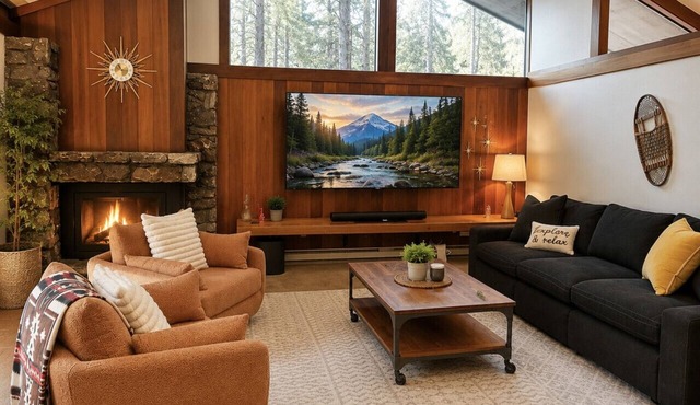 Modern Luxury Golf Cabin, Pets, A/C, couples in Graeagle