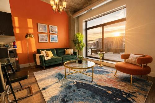 Modern South Loop 2BR Apartment with View of Skyline Patio and Gym Access Near McCormick Place Convention Center & Museum Campus