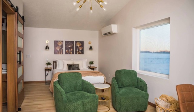 Modern Studio with BBQ Grill and Patio in Creston