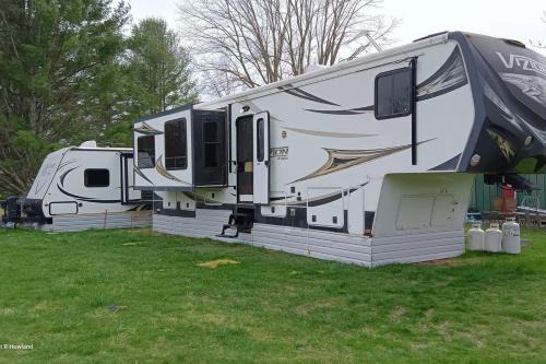Mountain Camper at Howland's Hideout