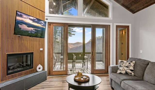 Mountain Hideaway, Grill, and Sunset Views!