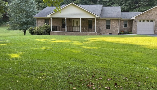 "Mountain Retreat Near Cascade Falls & Virginia Tech -
