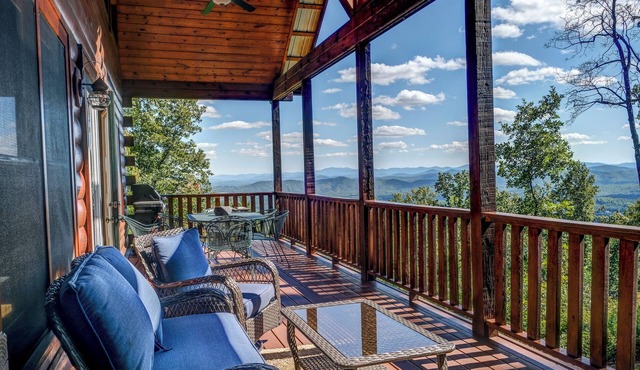 Mountain View Log Cabin w Theater & Game room