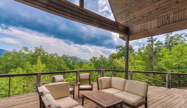 Mountain views - Hot Tub - Pet Friendly