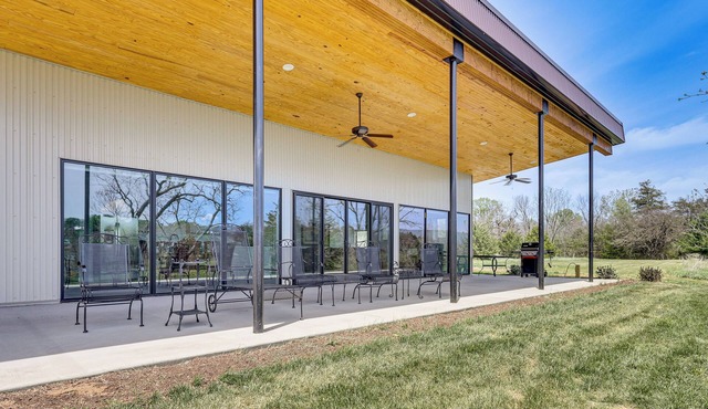 Mtn & Creek Views! Harrisonburg Escape on 10 Acres