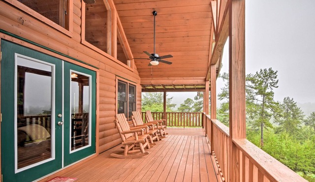 Murphy Cabin w/ Mtn. Views ~4 Mi to Cherokee Lake!
