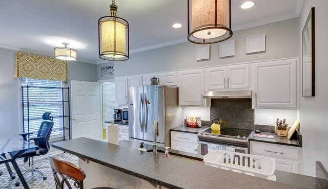 Near Golfing: Savannah Lakes Townhome