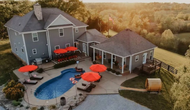 NEW - 29 Acre Private Hilltop Resort - Bourbon Trail - Heated Pool - Pickleball