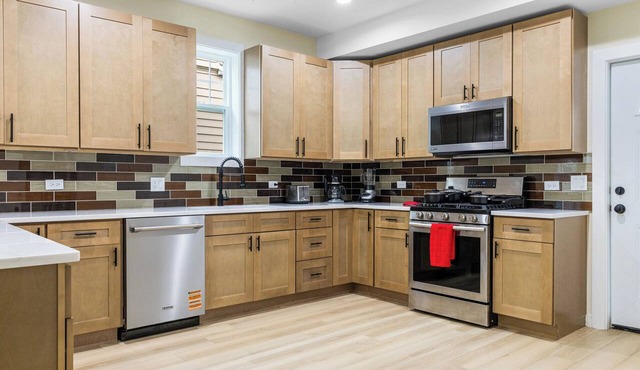 New Construction 3BDR/2.5 BA/2 car garage/7 Min to Hospital/Near Metra Station in Aurora