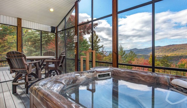 New LUX 4BR w views! Hot Tub + Media Room